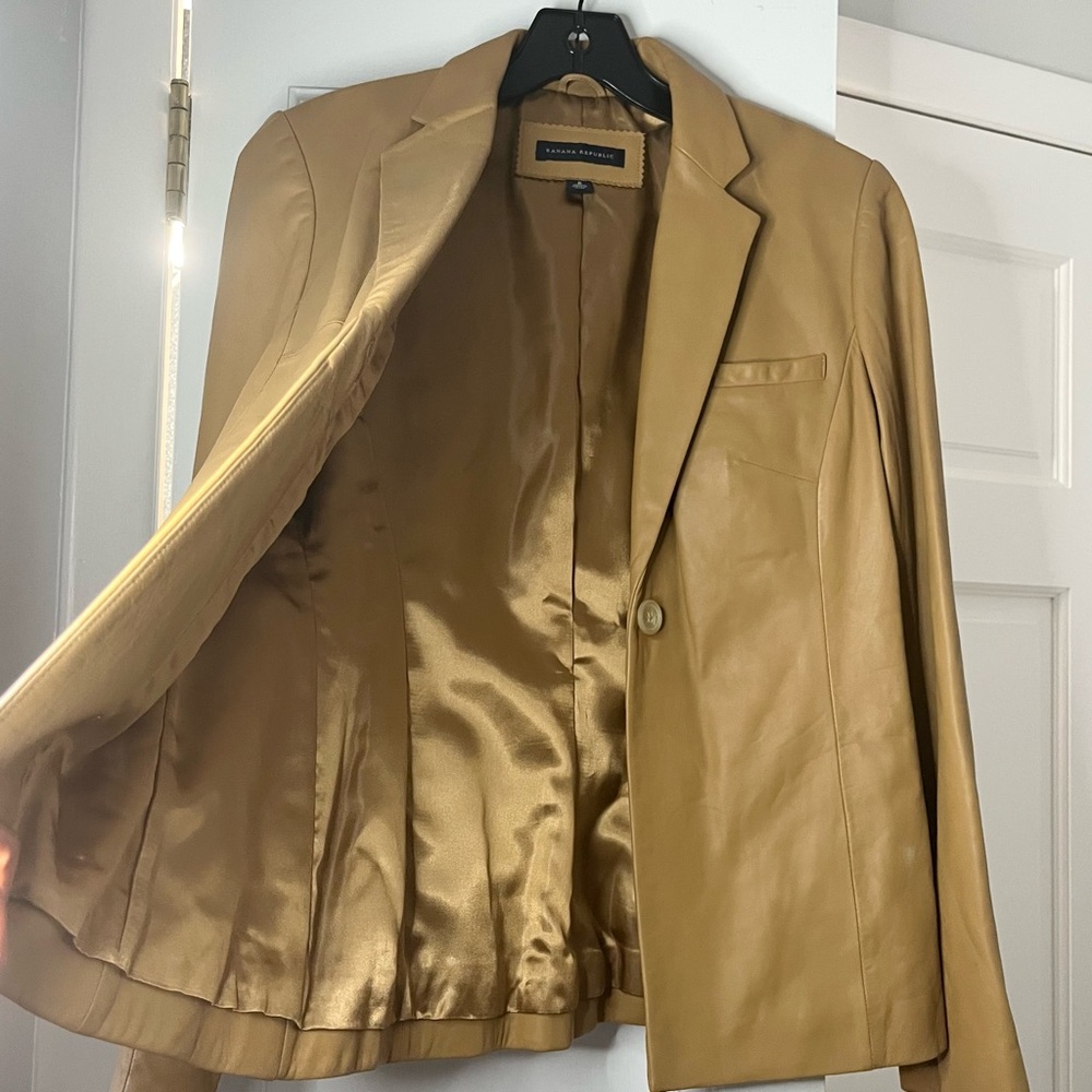 ✨SALE Banana Republic 100% Genuine Leather Camel Blazer